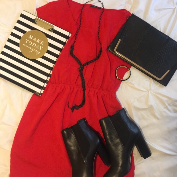 Soprano Dresses & Skirts - Sale • Short Sleeve Red Dress